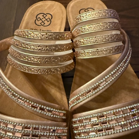 Daisy Fuentes gorgeous sandals size 7.5 - Picture 6 of 9